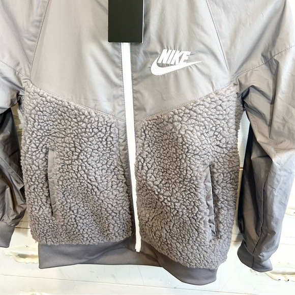 Nike Sportswear Sherpa Jacket Boys size S - Picture 4 of 6